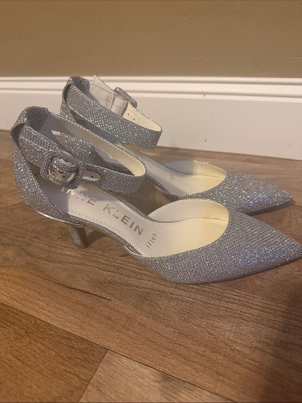 Ann Taylor NWOT  Fabulist Silver Sparkle Pointed-Toe Ankle-Strap Heels Sz 5